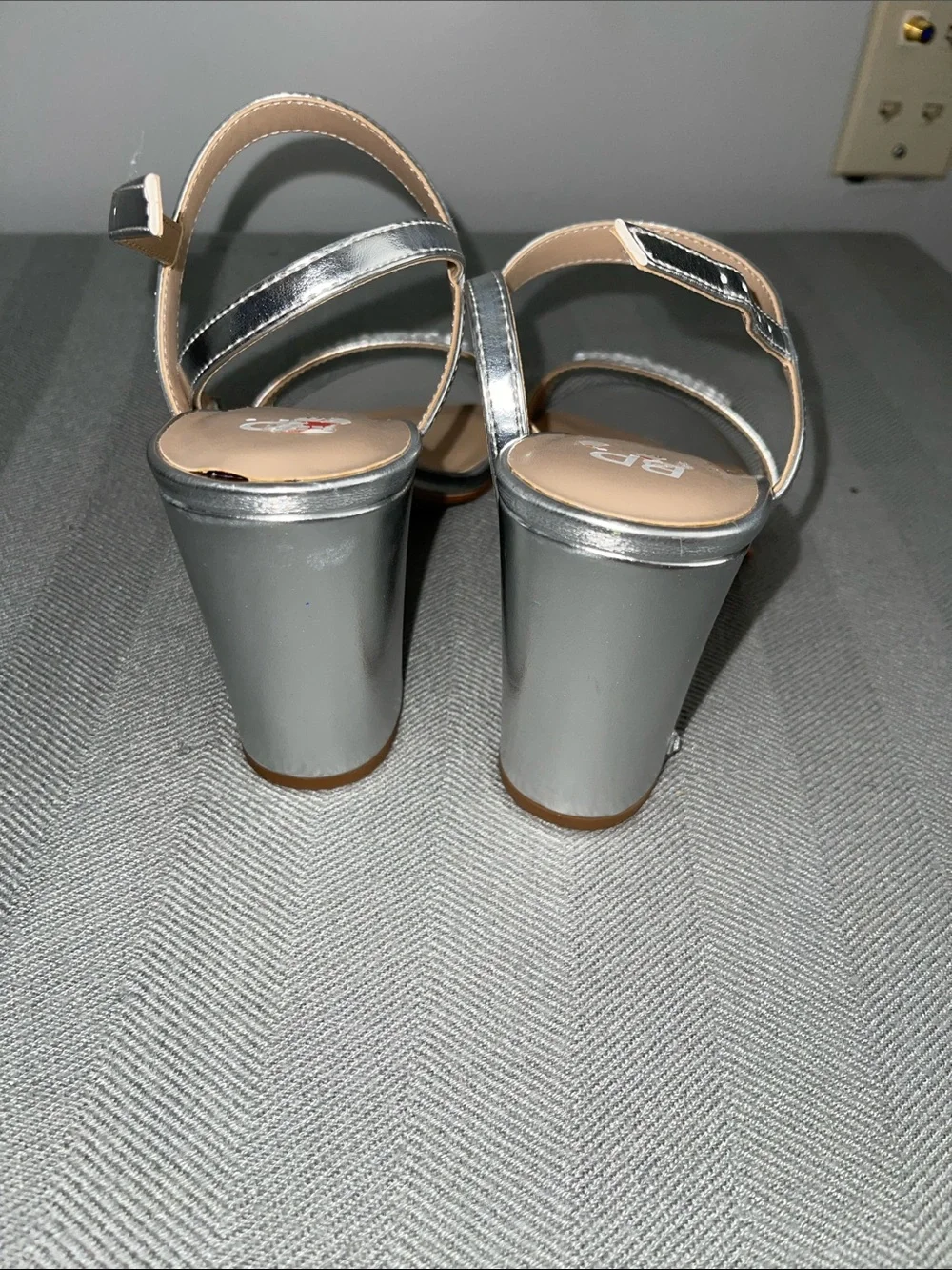 Shoe Bundle Lot of 3: Jessica Simpson, OluKai, BB - Sz 8